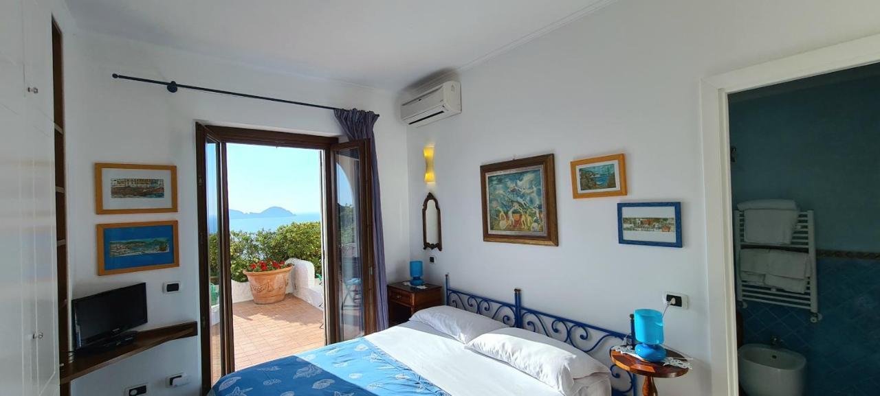 Guest House Villa Il Gabbiano Ponza Buitenkant foto