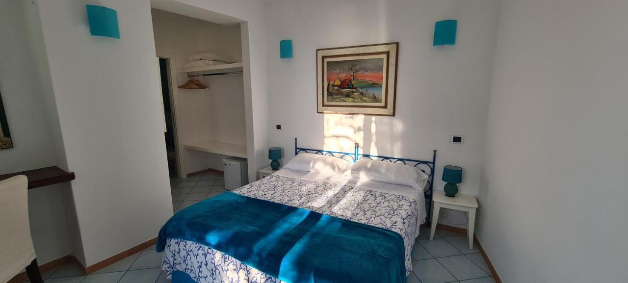 Guest House Villa Il Gabbiano Ponza Buitenkant foto