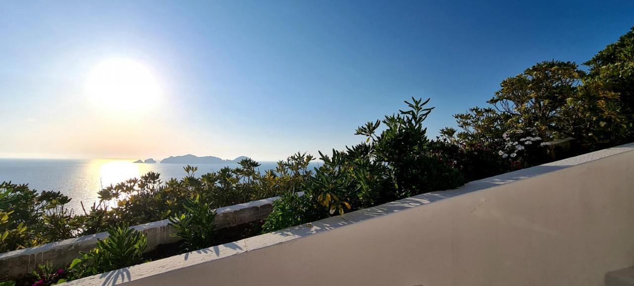 Guest House Villa Il Gabbiano Ponza Buitenkant foto