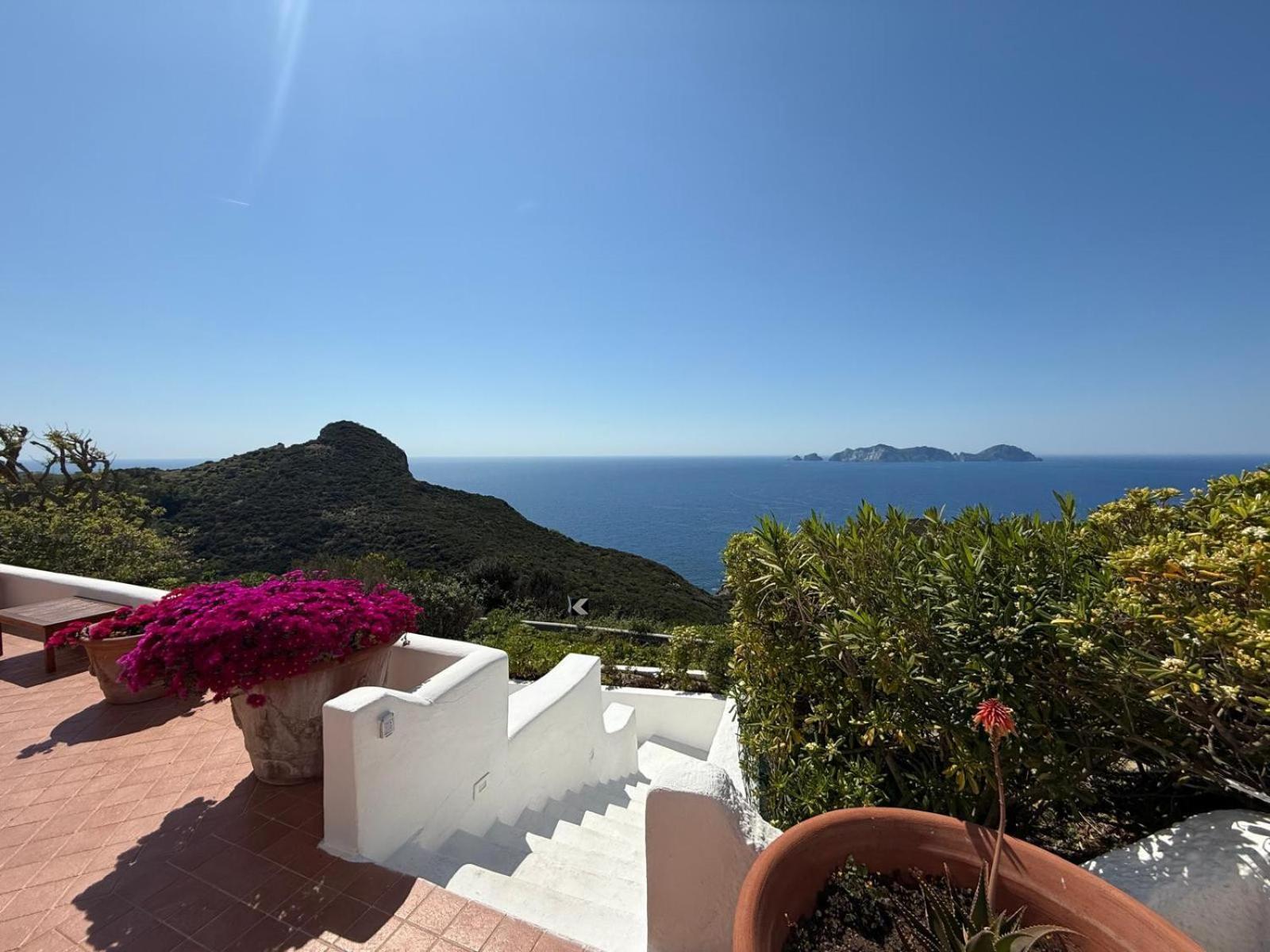Guest House Villa Il Gabbiano Ponza Buitenkant foto